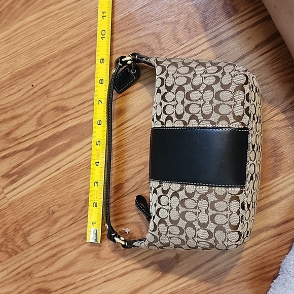 NWOT Small Coach signature handbag - Picture 9 of 10